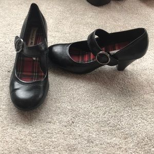 Cute shoes but replaced them.